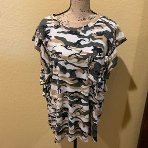 Camo, short sleeve top, 2X, like new | offer in description